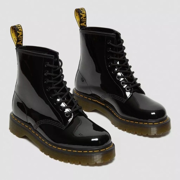 NEW Dr. Martens Black Leather Lace Up Boots Size 7 - Picture 3 of 9